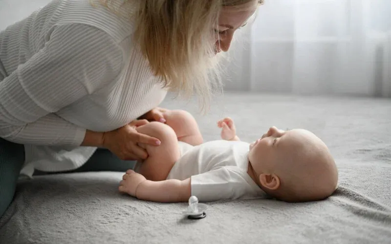 3 aylık bebeğim 2 gündür kakasını yapmıyor, endişelenmeli miyim?